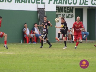 
<a style='margin-left: 5px;' class='btn btn-xs btn-social btn-facebook' href='https://www.facebook.com/sharer/sharer.php?u=https://www.boladovale.com.br/imgs/800-800-90/conteudo/fotos/1574/img8291.jpg' rel='popup' data-width='500' data-height='400'><i class='fa fa-facebook'></i>Compartilhar <span class='hidden-xs'>no Facebook</span>
</a> 
<a class='btn btn-default btn-xs' target='_blank' href='imgs/800-800-90/conteudo/fotos/1574/img8291.jpg'>
<span class='glyphicon glyphicon-cloud-download'></span> Salvar
</a> 
<span></span>