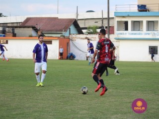 
<a style='margin-left: 5px;' class='btn btn-xs btn-social btn-facebook' href='https://www.facebook.com/sharer/sharer.php?u=https://www.boladovale.com.br/imgs/800-800-90/conteudo/fotos/1575/img8368.jpg' rel='popup' data-width='500' data-height='400'><i class='fa fa-facebook'></i>Compartilhar <span class='hidden-xs'>no Facebook</span>
</a> 
<a class='btn btn-default btn-xs' target='_blank' href='imgs/800-800-90/conteudo/fotos/1575/img8368.jpg'>
<span class='glyphicon glyphicon-cloud-download'></span> Salvar
</a> 
<span></span>