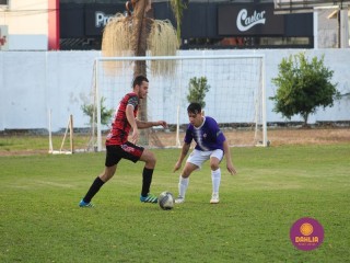 
<a style='margin-left: 5px;' class='btn btn-xs btn-social btn-facebook' href='https://www.facebook.com/sharer/sharer.php?u=https://www.boladovale.com.br/imgs/800-800-90/conteudo/fotos/1575/img8405.jpg' rel='popup' data-width='500' data-height='400'><i class='fa fa-facebook'></i>Compartilhar <span class='hidden-xs'>no Facebook</span>
</a> 
<a class='btn btn-default btn-xs' target='_blank' href='imgs/800-800-90/conteudo/fotos/1575/img8405.jpg'>
<span class='glyphicon glyphicon-cloud-download'></span> Salvar
</a> 
<span></span>