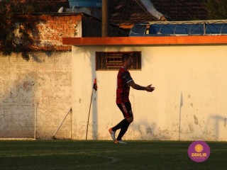 
<a style='margin-left: 5px;' class='btn btn-xs btn-social btn-facebook' href='https://www.facebook.com/sharer/sharer.php?u=https://www.boladovale.com.br/imgs/800-800-90/conteudo/fotos/1575/img8419.jpg' rel='popup' data-width='500' data-height='400'><i class='fa fa-facebook'></i>Compartilhar <span class='hidden-xs'>no Facebook</span>
</a> 
<a class='btn btn-default btn-xs' target='_blank' href='imgs/800-800-90/conteudo/fotos/1575/img8419.jpg'>
<span class='glyphicon glyphicon-cloud-download'></span> Salvar
</a> 
<span></span>