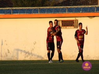 
<a style='margin-left: 5px;' class='btn btn-xs btn-social btn-facebook' href='https://www.facebook.com/sharer/sharer.php?u=https://www.boladovale.com.br/imgs/800-800-90/conteudo/fotos/1575/img8421.jpg' rel='popup' data-width='500' data-height='400'><i class='fa fa-facebook'></i>Compartilhar <span class='hidden-xs'>no Facebook</span>
</a> 
<a class='btn btn-default btn-xs' target='_blank' href='imgs/800-800-90/conteudo/fotos/1575/img8421.jpg'>
<span class='glyphicon glyphicon-cloud-download'></span> Salvar
</a> 
<span></span>