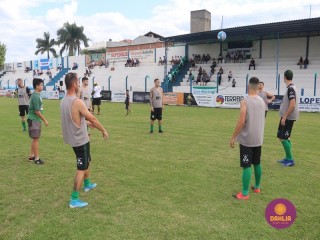 
<a style='margin-left: 5px;' class='btn btn-xs btn-social btn-facebook' href='https://www.facebook.com/sharer/sharer.php?u=https://www.boladovale.com.br/imgs/800-800-90/conteudo/fotos/1576/img4081.jpg' rel='popup' data-width='500' data-height='400'><i class='fa fa-facebook'></i>Compartilhar <span class='hidden-xs'>no Facebook</span>
</a> 
<a class='btn btn-default btn-xs' target='_blank' href='imgs/800-800-90/conteudo/fotos/1576/img4081.jpg'>
<span class='glyphicon glyphicon-cloud-download'></span> Salvar
</a> 
<span></span>