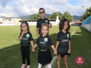 
<a style='margin-left: 5px;' class='btn btn-xs btn-social btn-facebook' href='https://www.facebook.com/sharer/sharer.php?u=https://www.boladovale.com.br/imgs/800-800-90/conteudo/fotos/1576/img4090.jpg' rel='popup' data-width='500' data-height='400'><i class='fa fa-facebook'></i>Compartilhar <span class='hidden-xs'>no Facebook</span>
</a> 
<a class='btn btn-default btn-xs' target='_blank' href='imgs/800-800-90/conteudo/fotos/1576/img4090.jpg'>
<span class='glyphicon glyphicon-cloud-download'></span> Salvar
</a> 
<span></span>