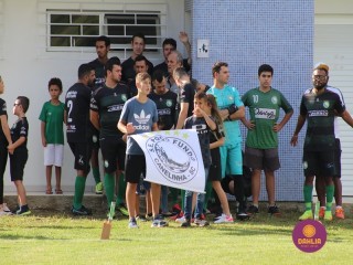 
<a style='margin-left: 5px;' class='btn btn-xs btn-social btn-facebook' href='https://www.facebook.com/sharer/sharer.php?u=https://www.boladovale.com.br/imgs/800-800-90/conteudo/fotos/1576/img4097.jpg' rel='popup' data-width='500' data-height='400'><i class='fa fa-facebook'></i>Compartilhar <span class='hidden-xs'>no Facebook</span>
</a> 
<a class='btn btn-default btn-xs' target='_blank' href='imgs/800-800-90/conteudo/fotos/1576/img4097.jpg'>
<span class='glyphicon glyphicon-cloud-download'></span> Salvar
</a> 
<span></span>