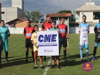 
<a style='margin-left: 5px;' class='btn btn-xs btn-social btn-facebook' href='https://www.facebook.com/sharer/sharer.php?u=https://www.boladovale.com.br/imgs/800-800-90/conteudo/fotos/1576/img4111.jpg' rel='popup' data-width='500' data-height='400'><i class='fa fa-facebook'></i>Compartilhar <span class='hidden-xs'>no Facebook</span>
</a> 
<a class='btn btn-default btn-xs' target='_blank' href='imgs/800-800-90/conteudo/fotos/1576/img4111.jpg'>
<span class='glyphicon glyphicon-cloud-download'></span> Salvar
</a> 
<span></span>