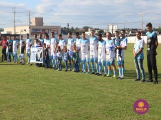 
<a style='margin-left: 5px;' class='btn btn-xs btn-social btn-facebook' href='https://www.facebook.com/sharer/sharer.php?u=https://www.boladovale.com.br/imgs/800-800-90/conteudo/fotos/1576/img4116.jpg' rel='popup' data-width='500' data-height='400'><i class='fa fa-facebook'></i>Compartilhar <span class='hidden-xs'>no Facebook</span>
</a> 
<a class='btn btn-default btn-xs' target='_blank' href='imgs/800-800-90/conteudo/fotos/1576/img4116.jpg'>
<span class='glyphicon glyphicon-cloud-download'></span> Salvar
</a> 
<span></span>