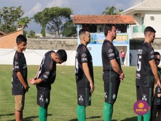 
<a style='margin-left: 5px;' class='btn btn-xs btn-social btn-facebook' href='https://www.facebook.com/sharer/sharer.php?u=https://www.boladovale.com.br/imgs/800-800-90/conteudo/fotos/1576/img4152.jpg' rel='popup' data-width='500' data-height='400'><i class='fa fa-facebook'></i>Compartilhar <span class='hidden-xs'>no Facebook</span>
</a> 
<a class='btn btn-default btn-xs' target='_blank' href='imgs/800-800-90/conteudo/fotos/1576/img4152.jpg'>
<span class='glyphicon glyphicon-cloud-download'></span> Salvar
</a> 
<span></span>