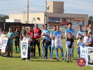 
<a style='margin-left: 5px;' class='btn btn-xs btn-social btn-facebook' href='https://www.facebook.com/sharer/sharer.php?u=https://www.boladovale.com.br/imgs/800-800-90/conteudo/fotos/1576/img4168.jpg' rel='popup' data-width='500' data-height='400'><i class='fa fa-facebook'></i>Compartilhar <span class='hidden-xs'>no Facebook</span>
</a> 
<a class='btn btn-default btn-xs' target='_blank' href='imgs/800-800-90/conteudo/fotos/1576/img4168.jpg'>
<span class='glyphicon glyphicon-cloud-download'></span> Salvar
</a> 
<span></span>