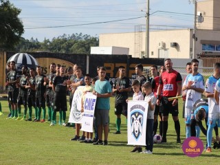 
<a style='margin-left: 5px;' class='btn btn-xs btn-social btn-facebook' href='https://www.facebook.com/sharer/sharer.php?u=https://www.boladovale.com.br/imgs/800-800-90/conteudo/fotos/1576/img4169.jpg' rel='popup' data-width='500' data-height='400'><i class='fa fa-facebook'></i>Compartilhar <span class='hidden-xs'>no Facebook</span>
</a> 
<a class='btn btn-default btn-xs' target='_blank' href='imgs/800-800-90/conteudo/fotos/1576/img4169.jpg'>
<span class='glyphicon glyphicon-cloud-download'></span> Salvar
</a> 
<span></span>