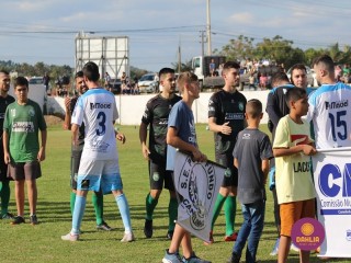 
<a style='margin-left: 5px;' class='btn btn-xs btn-social btn-facebook' href='https://www.facebook.com/sharer/sharer.php?u=https://www.boladovale.com.br/imgs/800-800-90/conteudo/fotos/1576/img4187.jpg' rel='popup' data-width='500' data-height='400'><i class='fa fa-facebook'></i>Compartilhar <span class='hidden-xs'>no Facebook</span>
</a> 
<a class='btn btn-default btn-xs' target='_blank' href='imgs/800-800-90/conteudo/fotos/1576/img4187.jpg'>
<span class='glyphicon glyphicon-cloud-download'></span> Salvar
</a> 
<span></span>