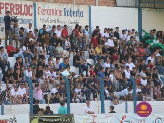 
<a style='margin-left: 5px;' class='btn btn-xs btn-social btn-facebook' href='https://www.facebook.com/sharer/sharer.php?u=https://www.boladovale.com.br/imgs/800-800-90/conteudo/fotos/1576/img4394.jpg' rel='popup' data-width='500' data-height='400'><i class='fa fa-facebook'></i>Compartilhar <span class='hidden-xs'>no Facebook</span>
</a> 
<a class='btn btn-default btn-xs' target='_blank' href='imgs/800-800-90/conteudo/fotos/1576/img4394.jpg'>
<span class='glyphicon glyphicon-cloud-download'></span> Salvar
</a> 
<span></span>
