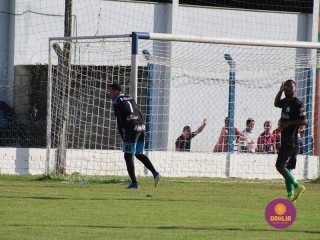 
<a style='margin-left: 5px;' class='btn btn-xs btn-social btn-facebook' href='https://www.facebook.com/sharer/sharer.php?u=https://www.boladovale.com.br/imgs/800-800-90/conteudo/fotos/1576/img4433.jpg' rel='popup' data-width='500' data-height='400'><i class='fa fa-facebook'></i>Compartilhar <span class='hidden-xs'>no Facebook</span>
</a> 
<a class='btn btn-default btn-xs' target='_blank' href='imgs/800-800-90/conteudo/fotos/1576/img4433.jpg'>
<span class='glyphicon glyphicon-cloud-download'></span> Salvar
</a> 
<span></span>