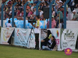 
<a style='margin-left: 5px;' class='btn btn-xs btn-social btn-facebook' href='https://www.facebook.com/sharer/sharer.php?u=https://www.boladovale.com.br/imgs/800-800-90/conteudo/fotos/1576/img4543.jpg' rel='popup' data-width='500' data-height='400'><i class='fa fa-facebook'></i>Compartilhar <span class='hidden-xs'>no Facebook</span>
</a> 
<a class='btn btn-default btn-xs' target='_blank' href='imgs/800-800-90/conteudo/fotos/1576/img4543.jpg'>
<span class='glyphicon glyphicon-cloud-download'></span> Salvar
</a> 
<span></span>
