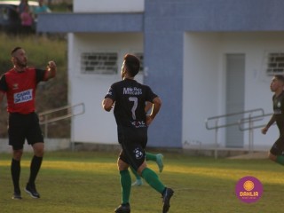 
<a style='margin-left: 5px;' class='btn btn-xs btn-social btn-facebook' href='https://www.facebook.com/sharer/sharer.php?u=https://www.boladovale.com.br/imgs/800-800-90/conteudo/fotos/1576/img4634.jpg' rel='popup' data-width='500' data-height='400'><i class='fa fa-facebook'></i>Compartilhar <span class='hidden-xs'>no Facebook</span>
</a> 
<a class='btn btn-default btn-xs' target='_blank' href='imgs/800-800-90/conteudo/fotos/1576/img4634.jpg'>
<span class='glyphicon glyphicon-cloud-download'></span> Salvar
</a> 
<span></span>
