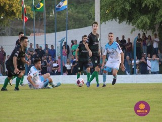 
<a style='margin-left: 5px;' class='btn btn-xs btn-social btn-facebook' href='https://www.facebook.com/sharer/sharer.php?u=https://www.boladovale.com.br/imgs/800-800-90/conteudo/fotos/1576/img4665.jpg' rel='popup' data-width='500' data-height='400'><i class='fa fa-facebook'></i>Compartilhar <span class='hidden-xs'>no Facebook</span>
</a> 
<a class='btn btn-default btn-xs' target='_blank' href='imgs/800-800-90/conteudo/fotos/1576/img4665.jpg'>
<span class='glyphicon glyphicon-cloud-download'></span> Salvar
</a> 
<span></span>