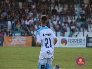 
<a style='margin-left: 5px;' class='btn btn-xs btn-social btn-facebook' href='https://www.facebook.com/sharer/sharer.php?u=https://www.boladovale.com.br/imgs/800-800-90/conteudo/fotos/1576/img4684.jpg' rel='popup' data-width='500' data-height='400'><i class='fa fa-facebook'></i>Compartilhar <span class='hidden-xs'>no Facebook</span>
</a> 
<a class='btn btn-default btn-xs' target='_blank' href='imgs/800-800-90/conteudo/fotos/1576/img4684.jpg'>
<span class='glyphicon glyphicon-cloud-download'></span> Salvar
</a> 
<span></span>