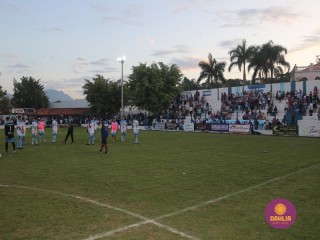 
<a style='margin-left: 5px;' class='btn btn-xs btn-social btn-facebook' href='https://www.facebook.com/sharer/sharer.php?u=https://www.boladovale.com.br/imgs/800-800-90/conteudo/fotos/1576/img4757.jpg' rel='popup' data-width='500' data-height='400'><i class='fa fa-facebook'></i>Compartilhar <span class='hidden-xs'>no Facebook</span>
</a> 
<a class='btn btn-default btn-xs' target='_blank' href='imgs/800-800-90/conteudo/fotos/1576/img4757.jpg'>
<span class='glyphicon glyphicon-cloud-download'></span> Salvar
</a> 
<span></span>