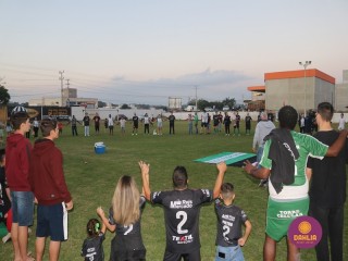 
<a style='margin-left: 5px;' class='btn btn-xs btn-social btn-facebook' href='https://www.facebook.com/sharer/sharer.php?u=https://www.boladovale.com.br/imgs/800-800-90/conteudo/fotos/1576/img4763.jpg' rel='popup' data-width='500' data-height='400'><i class='fa fa-facebook'></i>Compartilhar <span class='hidden-xs'>no Facebook</span>
</a> 
<a class='btn btn-default btn-xs' target='_blank' href='imgs/800-800-90/conteudo/fotos/1576/img4763.jpg'>
<span class='glyphicon glyphicon-cloud-download'></span> Salvar
</a> 
<span></span>