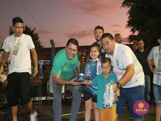
<a style='margin-left: 5px;' class='btn btn-xs btn-social btn-facebook' href='https://www.facebook.com/sharer/sharer.php?u=https://www.boladovale.com.br/imgs/800-800-90/conteudo/fotos/1577/img4799.jpg' rel='popup' data-width='500' data-height='400'><i class='fa fa-facebook'></i>Compartilhar <span class='hidden-xs'>no Facebook</span>
</a> 
<a class='btn btn-default btn-xs' target='_blank' href='imgs/800-800-90/conteudo/fotos/1577/img4799.jpg'>
<span class='glyphicon glyphicon-cloud-download'></span> Salvar
</a> 
<span></span>