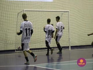 
<a style='margin-left: 5px;' class='btn btn-xs btn-social btn-facebook' href='https://www.facebook.com/sharer/sharer.php?u=https://www.boladovale.com.br/imgs/800-800-90/conteudo/fotos/1578/img5001.jpg' rel='popup' data-width='500' data-height='400'><i class='fa fa-facebook'></i>Compartilhar <span class='hidden-xs'>no Facebook</span>
</a> 
<a class='btn btn-default btn-xs' target='_blank' href='imgs/800-800-90/conteudo/fotos/1578/img5001.jpg'>
<span class='glyphicon glyphicon-cloud-download'></span> Salvar
</a> 
<span></span>