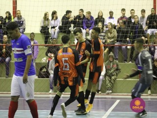 
<a style='margin-left: 5px;' class='btn btn-xs btn-social btn-facebook' href='https://www.facebook.com/sharer/sharer.php?u=https://www.boladovale.com.br/imgs/800-800-90/conteudo/fotos/1579/img5163.jpg' rel='popup' data-width='500' data-height='400'><i class='fa fa-facebook'></i>Compartilhar <span class='hidden-xs'>no Facebook</span>
</a> 
<a class='btn btn-default btn-xs' target='_blank' href='imgs/800-800-90/conteudo/fotos/1579/img5163.jpg'>
<span class='glyphicon glyphicon-cloud-download'></span> Salvar
</a> 
<span></span>