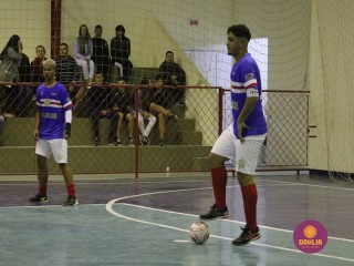 
<a style='margin-left: 5px;' class='btn btn-xs btn-social btn-facebook' href='https://www.facebook.com/sharer/sharer.php?u=https://www.boladovale.com.br/imgs/800-800-90/conteudo/fotos/1579/img5278.jpg' rel='popup' data-width='500' data-height='400'><i class='fa fa-facebook'></i>Compartilhar <span class='hidden-xs'>no Facebook</span>
</a> 
<a class='btn btn-default btn-xs' target='_blank' href='imgs/800-800-90/conteudo/fotos/1579/img5278.jpg'>
<span class='glyphicon glyphicon-cloud-download'></span> Salvar
</a> 
<span></span>