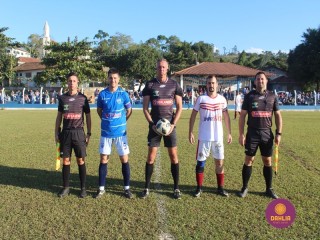 
<a style='margin-left: 5px;' class='btn btn-xs btn-social btn-facebook' href='https://www.facebook.com/sharer/sharer.php?u=https://www.boladovale.com.br/imgs/800-800-90/conteudo/fotos/1580/img8531.jpg' rel='popup' data-width='500' data-height='400'><i class='fa fa-facebook'></i>Compartilhar <span class='hidden-xs'>no Facebook</span>
</a> 
<a class='btn btn-default btn-xs' target='_blank' href='imgs/800-800-90/conteudo/fotos/1580/img8531.jpg'>
<span class='glyphicon glyphicon-cloud-download'></span> Salvar
</a> 
<span></span>