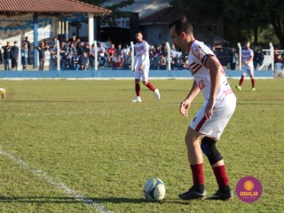 
<a style='margin-left: 5px;' class='btn btn-xs btn-social btn-facebook' href='https://www.facebook.com/sharer/sharer.php?u=https://www.boladovale.com.br/imgs/800-800-90/conteudo/fotos/1580/img8552.jpg' rel='popup' data-width='500' data-height='400'><i class='fa fa-facebook'></i>Compartilhar <span class='hidden-xs'>no Facebook</span>
</a> 
<a class='btn btn-default btn-xs' target='_blank' href='imgs/800-800-90/conteudo/fotos/1580/img8552.jpg'>
<span class='glyphicon glyphicon-cloud-download'></span> Salvar
</a> 
<span></span>