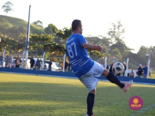 
<a style='margin-left: 5px;' class='btn btn-xs btn-social btn-facebook' href='https://www.facebook.com/sharer/sharer.php?u=https://www.boladovale.com.br/imgs/800-800-90/conteudo/fotos/1580/img8622.jpg' rel='popup' data-width='500' data-height='400'><i class='fa fa-facebook'></i>Compartilhar <span class='hidden-xs'>no Facebook</span>
</a> 
<a class='btn btn-default btn-xs' target='_blank' href='imgs/800-800-90/conteudo/fotos/1580/img8622.jpg'>
<span class='glyphicon glyphicon-cloud-download'></span> Salvar
</a> 
<span></span>