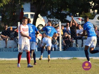 
<a style='margin-left: 5px;' class='btn btn-xs btn-social btn-facebook' href='https://www.facebook.com/sharer/sharer.php?u=https://www.boladovale.com.br/imgs/800-800-90/conteudo/fotos/1580/img8636.jpg' rel='popup' data-width='500' data-height='400'><i class='fa fa-facebook'></i>Compartilhar <span class='hidden-xs'>no Facebook</span>
</a> 
<a class='btn btn-default btn-xs' target='_blank' href='imgs/800-800-90/conteudo/fotos/1580/img8636.jpg'>
<span class='glyphicon glyphicon-cloud-download'></span> Salvar
</a> 
<span></span>