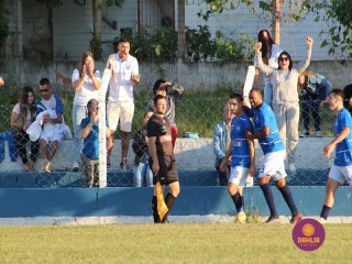 
<a style='margin-left: 5px;' class='btn btn-xs btn-social btn-facebook' href='https://www.facebook.com/sharer/sharer.php?u=https://www.boladovale.com.br/imgs/800-800-90/conteudo/fotos/1580/img8646.jpg' rel='popup' data-width='500' data-height='400'><i class='fa fa-facebook'></i>Compartilhar <span class='hidden-xs'>no Facebook</span>
</a> 
<a class='btn btn-default btn-xs' target='_blank' href='imgs/800-800-90/conteudo/fotos/1580/img8646.jpg'>
<span class='glyphicon glyphicon-cloud-download'></span> Salvar
</a> 
<span></span>