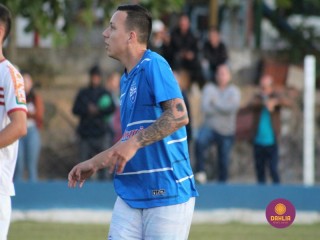 
<a style='margin-left: 5px;' class='btn btn-xs btn-social btn-facebook' href='https://www.facebook.com/sharer/sharer.php?u=https://www.boladovale.com.br/imgs/800-800-90/conteudo/fotos/1580/img8719.jpg' rel='popup' data-width='500' data-height='400'><i class='fa fa-facebook'></i>Compartilhar <span class='hidden-xs'>no Facebook</span>
</a> 
<a class='btn btn-default btn-xs' target='_blank' href='imgs/800-800-90/conteudo/fotos/1580/img8719.jpg'>
<span class='glyphicon glyphicon-cloud-download'></span> Salvar
</a> 
<span></span>