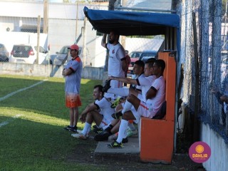 
<a style='margin-left: 5px;' class='btn btn-xs btn-social btn-facebook' href='https://www.facebook.com/sharer/sharer.php?u=https://www.boladovale.com.br/imgs/800-800-90/conteudo/fotos/1581/img8816.jpg' rel='popup' data-width='500' data-height='400'><i class='fa fa-facebook'></i>Compartilhar <span class='hidden-xs'>no Facebook</span>
</a> 
<a class='btn btn-default btn-xs' target='_blank' href='imgs/800-800-90/conteudo/fotos/1581/img8816.jpg'>
<span class='glyphicon glyphicon-cloud-download'></span> Salvar
</a> 
<span></span>