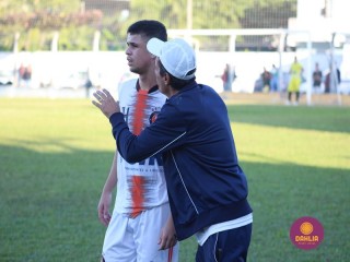 
<a style='margin-left: 5px;' class='btn btn-xs btn-social btn-facebook' href='https://www.facebook.com/sharer/sharer.php?u=https://www.boladovale.com.br/imgs/800-800-90/conteudo/fotos/1581/img8926.jpg' rel='popup' data-width='500' data-height='400'><i class='fa fa-facebook'></i>Compartilhar <span class='hidden-xs'>no Facebook</span>
</a> 
<a class='btn btn-default btn-xs' target='_blank' href='imgs/800-800-90/conteudo/fotos/1581/img8926.jpg'>
<span class='glyphicon glyphicon-cloud-download'></span> Salvar
</a> 
<span></span>