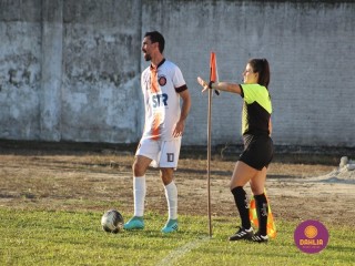 
<a style='margin-left: 5px;' class='btn btn-xs btn-social btn-facebook' href='https://www.facebook.com/sharer/sharer.php?u=https://www.boladovale.com.br/imgs/800-800-90/conteudo/fotos/1581/img8935.jpg' rel='popup' data-width='500' data-height='400'><i class='fa fa-facebook'></i>Compartilhar <span class='hidden-xs'>no Facebook</span>
</a> 
<a class='btn btn-default btn-xs' target='_blank' href='imgs/800-800-90/conteudo/fotos/1581/img8935.jpg'>
<span class='glyphicon glyphicon-cloud-download'></span> Salvar
</a> 
<span></span>