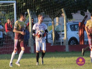 
<a style='margin-left: 5px;' class='btn btn-xs btn-social btn-facebook' href='https://www.facebook.com/sharer/sharer.php?u=https://www.boladovale.com.br/imgs/800-800-90/conteudo/fotos/1582/img5593.jpg' rel='popup' data-width='500' data-height='400'><i class='fa fa-facebook'></i>Compartilhar <span class='hidden-xs'>no Facebook</span>
</a> 
<a class='btn btn-default btn-xs' target='_blank' href='imgs/800-800-90/conteudo/fotos/1582/img5593.jpg'>
<span class='glyphicon glyphicon-cloud-download'></span> Salvar
</a> 
<span></span>