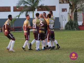 
<a style='margin-left: 5px;' class='btn btn-xs btn-social btn-facebook' href='https://www.facebook.com/sharer/sharer.php?u=https://www.boladovale.com.br/imgs/800-800-90/conteudo/fotos/1582/img5658.jpg' rel='popup' data-width='500' data-height='400'><i class='fa fa-facebook'></i>Compartilhar <span class='hidden-xs'>no Facebook</span>
</a> 
<a class='btn btn-default btn-xs' target='_blank' href='imgs/800-800-90/conteudo/fotos/1582/img5658.jpg'>
<span class='glyphicon glyphicon-cloud-download'></span> Salvar
</a> 
<span></span>