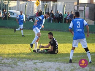 
<a style='margin-left: 5px;' class='btn btn-xs btn-social btn-facebook' href='https://www.facebook.com/sharer/sharer.php?u=https://www.boladovale.com.br/imgs/800-800-90/conteudo/fotos/1583/img8958.jpg' rel='popup' data-width='500' data-height='400'><i class='fa fa-facebook'></i>Compartilhar <span class='hidden-xs'>no Facebook</span>
</a> 
<a class='btn btn-default btn-xs' target='_blank' href='imgs/800-800-90/conteudo/fotos/1583/img8958.jpg'>
<span class='glyphicon glyphicon-cloud-download'></span> Salvar
</a> 
<span></span>