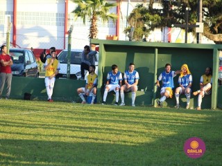 
<a style='margin-left: 5px;' class='btn btn-xs btn-social btn-facebook' href='https://www.facebook.com/sharer/sharer.php?u=https://www.boladovale.com.br/imgs/800-800-90/conteudo/fotos/1583/img8983.jpg' rel='popup' data-width='500' data-height='400'><i class='fa fa-facebook'></i>Compartilhar <span class='hidden-xs'>no Facebook</span>
</a> 
<a class='btn btn-default btn-xs' target='_blank' href='imgs/800-800-90/conteudo/fotos/1583/img8983.jpg'>
<span class='glyphicon glyphicon-cloud-download'></span> Salvar
</a> 
<span></span>