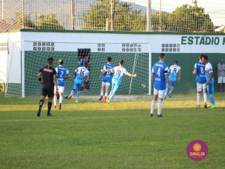 
<a style='margin-left: 5px;' class='btn btn-xs btn-social btn-facebook' href='https://www.facebook.com/sharer/sharer.php?u=https://www.boladovale.com.br/imgs/800-800-90/conteudo/fotos/1583/img8993.jpg' rel='popup' data-width='500' data-height='400'><i class='fa fa-facebook'></i>Compartilhar <span class='hidden-xs'>no Facebook</span>
</a> 
<a class='btn btn-default btn-xs' target='_blank' href='imgs/800-800-90/conteudo/fotos/1583/img8993.jpg'>
<span class='glyphicon glyphicon-cloud-download'></span> Salvar
</a> 
<span></span>