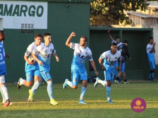 
<a style='margin-left: 5px;' class='btn btn-xs btn-social btn-facebook' href='https://www.facebook.com/sharer/sharer.php?u=https://www.boladovale.com.br/imgs/800-800-90/conteudo/fotos/1583/img8994.jpg' rel='popup' data-width='500' data-height='400'><i class='fa fa-facebook'></i>Compartilhar <span class='hidden-xs'>no Facebook</span>
</a> 
<a class='btn btn-default btn-xs' target='_blank' href='imgs/800-800-90/conteudo/fotos/1583/img8994.jpg'>
<span class='glyphicon glyphicon-cloud-download'></span> Salvar
</a> 
<span></span>