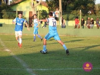 
<a style='margin-left: 5px;' class='btn btn-xs btn-social btn-facebook' href='https://www.facebook.com/sharer/sharer.php?u=https://www.boladovale.com.br/imgs/800-800-90/conteudo/fotos/1583/img9008.jpg' rel='popup' data-width='500' data-height='400'><i class='fa fa-facebook'></i>Compartilhar <span class='hidden-xs'>no Facebook</span>
</a> 
<a class='btn btn-default btn-xs' target='_blank' href='imgs/800-800-90/conteudo/fotos/1583/img9008.jpg'>
<span class='glyphicon glyphicon-cloud-download'></span> Salvar
</a> 
<span></span>