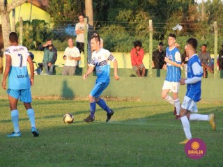 
<a style='margin-left: 5px;' class='btn btn-xs btn-social btn-facebook' href='https://www.facebook.com/sharer/sharer.php?u=https://www.boladovale.com.br/imgs/800-800-90/conteudo/fotos/1583/img9043.jpg' rel='popup' data-width='500' data-height='400'><i class='fa fa-facebook'></i>Compartilhar <span class='hidden-xs'>no Facebook</span>
</a> 
<a class='btn btn-default btn-xs' target='_blank' href='imgs/800-800-90/conteudo/fotos/1583/img9043.jpg'>
<span class='glyphicon glyphicon-cloud-download'></span> Salvar
</a> 
<span></span>