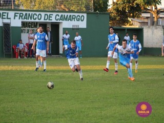 
<a style='margin-left: 5px;' class='btn btn-xs btn-social btn-facebook' href='https://www.facebook.com/sharer/sharer.php?u=https://www.boladovale.com.br/imgs/800-800-90/conteudo/fotos/1583/img9047.jpg' rel='popup' data-width='500' data-height='400'><i class='fa fa-facebook'></i>Compartilhar <span class='hidden-xs'>no Facebook</span>
</a> 
<a class='btn btn-default btn-xs' target='_blank' href='imgs/800-800-90/conteudo/fotos/1583/img9047.jpg'>
<span class='glyphicon glyphicon-cloud-download'></span> Salvar
</a> 
<span></span>