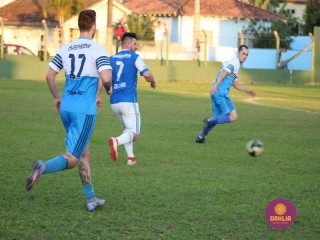 
<a style='margin-left: 5px;' class='btn btn-xs btn-social btn-facebook' href='https://www.facebook.com/sharer/sharer.php?u=https://www.boladovale.com.br/imgs/800-800-90/conteudo/fotos/1583/img9054.jpg' rel='popup' data-width='500' data-height='400'><i class='fa fa-facebook'></i>Compartilhar <span class='hidden-xs'>no Facebook</span>
</a> 
<a class='btn btn-default btn-xs' target='_blank' href='imgs/800-800-90/conteudo/fotos/1583/img9054.jpg'>
<span class='glyphicon glyphicon-cloud-download'></span> Salvar
</a> 
<span></span>