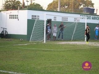 
<a style='margin-left: 5px;' class='btn btn-xs btn-social btn-facebook' href='https://www.facebook.com/sharer/sharer.php?u=https://www.boladovale.com.br/imgs/800-800-90/conteudo/fotos/1583/img9066.jpg' rel='popup' data-width='500' data-height='400'><i class='fa fa-facebook'></i>Compartilhar <span class='hidden-xs'>no Facebook</span>
</a> 
<a class='btn btn-default btn-xs' target='_blank' href='imgs/800-800-90/conteudo/fotos/1583/img9066.jpg'>
<span class='glyphicon glyphicon-cloud-download'></span> Salvar
</a> 
<span></span>