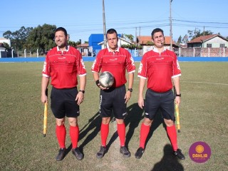 
<a style='margin-left: 5px;' class='btn btn-xs btn-social btn-facebook' href='https://www.facebook.com/sharer/sharer.php?u=https://www.boladovale.com.br/imgs/800-800-90/conteudo/fotos/1584/img5445.jpg' rel='popup' data-width='500' data-height='400'><i class='fa fa-facebook'></i>Compartilhar <span class='hidden-xs'>no Facebook</span>
</a> 
<a class='btn btn-default btn-xs' target='_blank' href='imgs/800-800-90/conteudo/fotos/1584/img5445.jpg'>
<span class='glyphicon glyphicon-cloud-download'></span> Salvar
</a> 
<span></span>