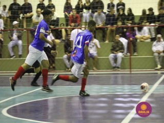 
<a style='margin-left: 5px;' class='btn btn-xs btn-social btn-facebook' href='https://www.facebook.com/sharer/sharer.php?u=https://www.boladovale.com.br/imgs/800-800-90/conteudo/fotos/1585/img5752.jpg' rel='popup' data-width='500' data-height='400'><i class='fa fa-facebook'></i>Compartilhar <span class='hidden-xs'>no Facebook</span>
</a> 
<a class='btn btn-default btn-xs' target='_blank' href='imgs/800-800-90/conteudo/fotos/1585/img5752.jpg'>
<span class='glyphicon glyphicon-cloud-download'></span> Salvar
</a> 
<span></span>