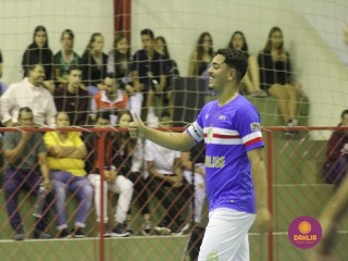
<a style='margin-left: 5px;' class='btn btn-xs btn-social btn-facebook' href='https://www.facebook.com/sharer/sharer.php?u=https://www.boladovale.com.br/imgs/800-800-90/conteudo/fotos/1585/img5780.jpg' rel='popup' data-width='500' data-height='400'><i class='fa fa-facebook'></i>Compartilhar <span class='hidden-xs'>no Facebook</span>
</a> 
<a class='btn btn-default btn-xs' target='_blank' href='imgs/800-800-90/conteudo/fotos/1585/img5780.jpg'>
<span class='glyphicon glyphicon-cloud-download'></span> Salvar
</a> 
<span></span>
