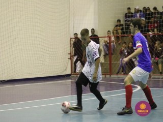 
<a style='margin-left: 5px;' class='btn btn-xs btn-social btn-facebook' href='https://www.facebook.com/sharer/sharer.php?u=https://www.boladovale.com.br/imgs/800-800-90/conteudo/fotos/1585/img5839.jpg' rel='popup' data-width='500' data-height='400'><i class='fa fa-facebook'></i>Compartilhar <span class='hidden-xs'>no Facebook</span>
</a> 
<a class='btn btn-default btn-xs' target='_blank' href='imgs/800-800-90/conteudo/fotos/1585/img5839.jpg'>
<span class='glyphicon glyphicon-cloud-download'></span> Salvar
</a> 
<span></span>